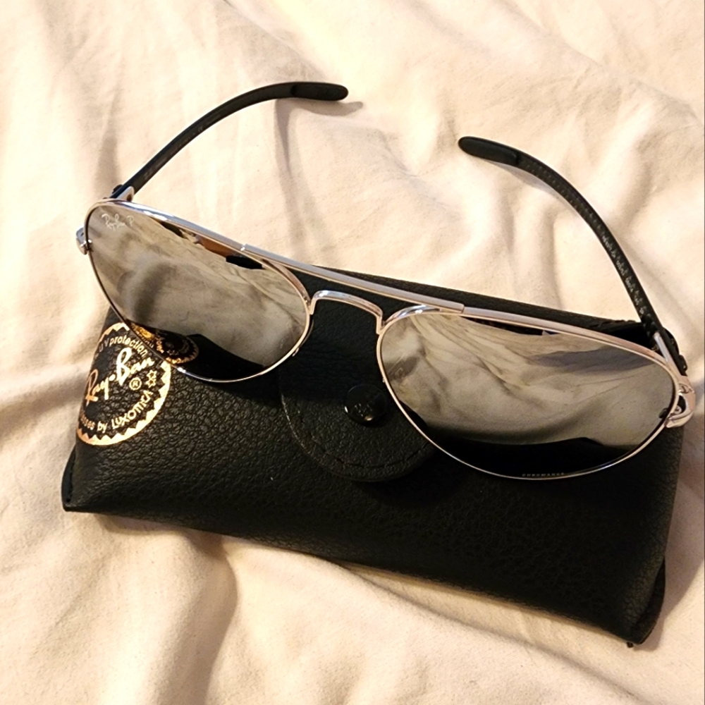 Ray-Ban Silver Mirror Sunglasses (RB8317CH)